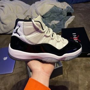 Air Jordan concord 11